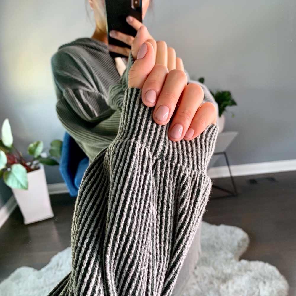 🏷Hunter Green Ribbed knit - Picture 3 of 5